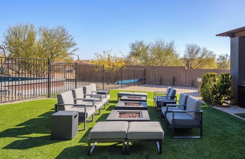 Desert View Village House | Custom Desert Modern 5 bedroom including Casita! Pickleball, Hot-Tub, Put-Put