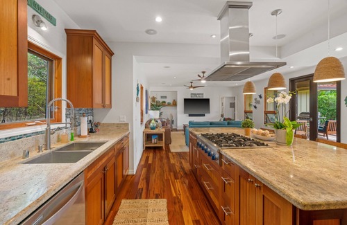 Bayview House | Custom Home Walking Distance to the Grand Hyatt and Shipwreck Beach