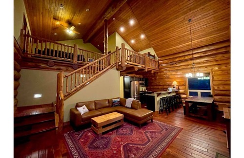 Hartsel Cabin | Custom log cabin tucked away in private forest