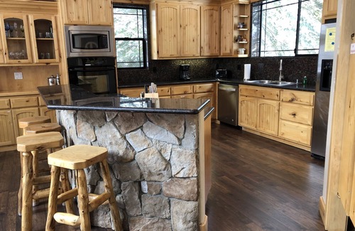 Tahoe Paradise House | Custom Luxury Home With Hot Tub & Pool Table
