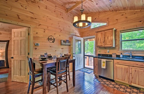 Murphy Cabin | Custom Mtn Cabin by Hiking/Motorcycle Routes!