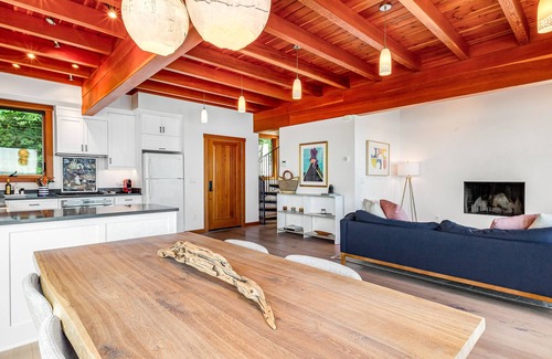 Langley House | Custom, oceanfront home with private hot tub, beach access, & stunning views