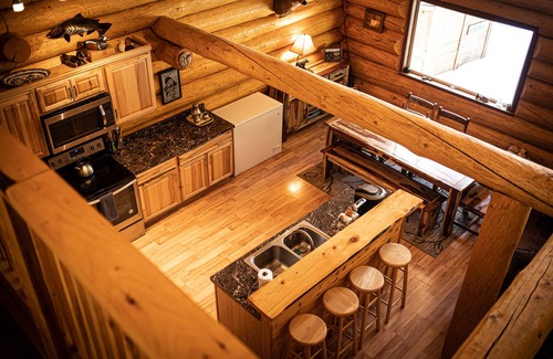 Seward Cabin | Custom Spruce Open Concept Log Cabin w/Firepit & BBQ