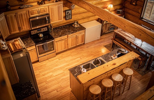 Seward Cabin | Custom Spruce Open Concept Log Cabin w/Firepit & BBQ