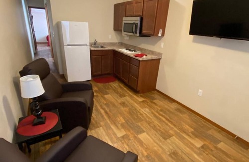 Carlyss Hotel | Custom Touch Village-Sulphur