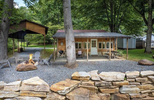Bryson City Cabin | Customer Appreciation Year! See Discount information in Ad