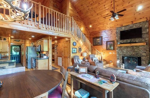 Cherokee Cabin | Customer Appreciation Year! Get a free night!