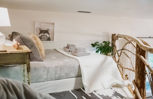 Schuyler House | Cut Flower Farm: A Bountiful Getaway for Couples or Small Families.