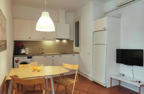 Gothic Quarter Apartment | Cute 1 bedroom apt. Super central location. R.K