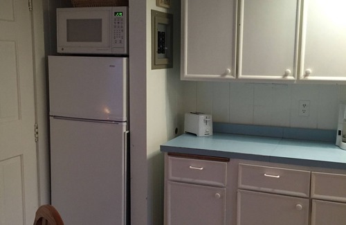 Dennis Port Condo | Cute 1 Bedroom efficiency Condo At Glendon Beach With Inground Pool