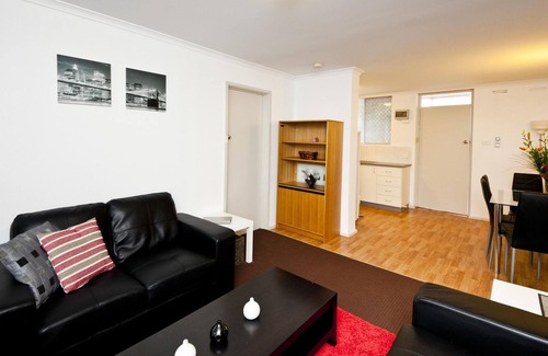 Daglish Apartment | Cute and affordable park side accommodation