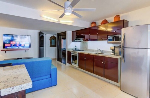 Romantic Zone Apartment | Cute and Cozy 1 Bed 1 Bath at Loma del Mar! Heart