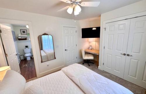 Ocean Springs House | Cute and Cozy Comfy Birds Junior Cottage - 1 mile to Dwntn Ocean Springs, near Beach with Golf Cart