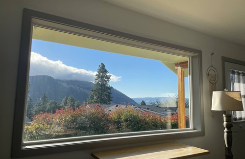White Salmon House | Cute and Cozy newly built house in private community.