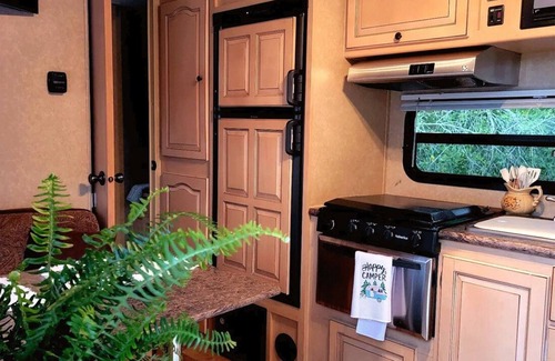 Live Oak House | Cute and cozy tiny house rv on farm