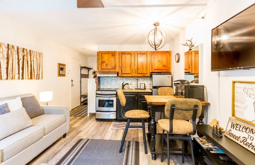 Whistler Creekside Condo | Cute and Cozy, Walk to Gondola Ski in Out
