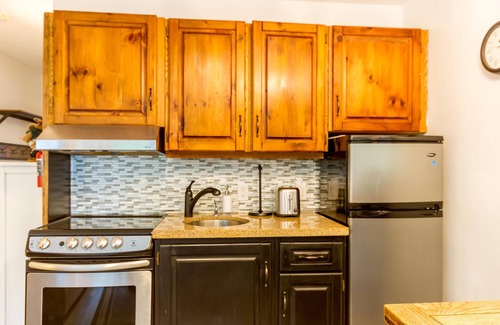 Whistler Creekside Condo | Cute and Cozy, Walk to Gondola Ski in Out