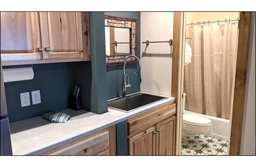 Estes Park Condo | Cute and Economical Studio with King Bed