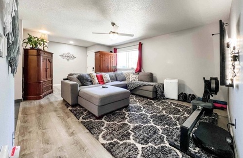 Prineville House | Cute and Updated Downtown Duplex