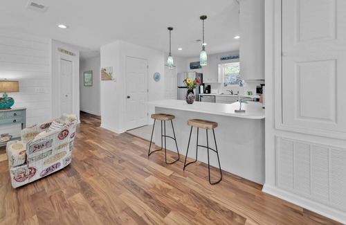 Santa Rosa Beach Cottage | Cute Beach Cottage Steps to Deeded Blue Mountain Beach access, Walk to creamery!