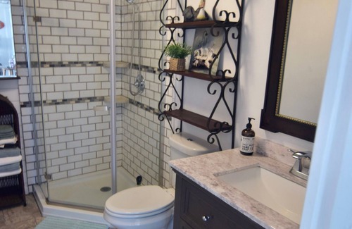 Surfside Beach House | Cute beach cottage just a few blocks from pedestrian beach