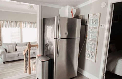 Lower Grand Lagoon House | Cute beach cottage across the street from the beach 7 night min Stay June/Sept