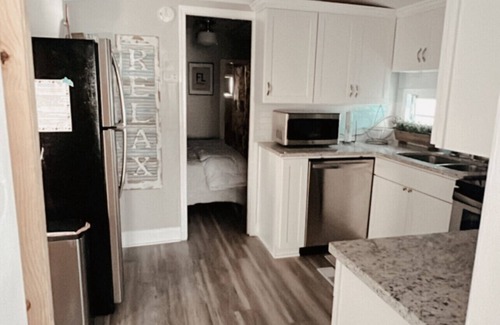 Lower Grand Lagoon House | Cute beach cottage across the street from the beach 7 night min Stay June/Sept