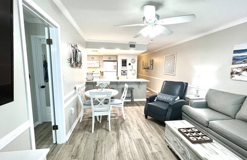 Gulf Shores Condo | Cute Beach Front Condo in Island Winds West Near The Hangout!