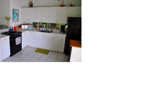 Estate Ruby Condo | CUTE, BRIGHT & AIRY CONDO