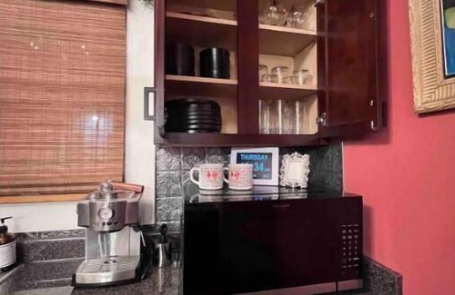 Whitehaven House | Cute bungalow located in Whitehaven near Elvis's mansion & Beale St.