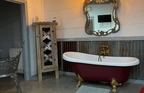 Jermyn Cabin | Cute cabin in the country with fishing, games and onsite pond access