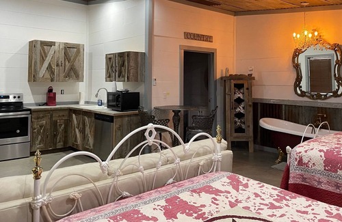 Jermyn Cabin | Cute cabin in the country with fishing, games and onsite pond access