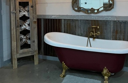 Jermyn Cabin | Cute cabin in the country with fishing, games and onsite pond access