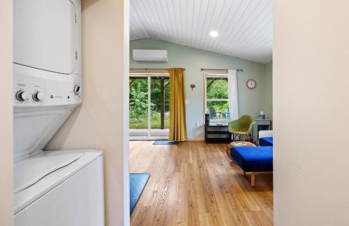 Surry House | Cute Cabin in the Woods