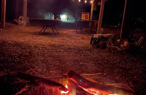 Fort White Cabin | Cute cabin sleeps 5 !