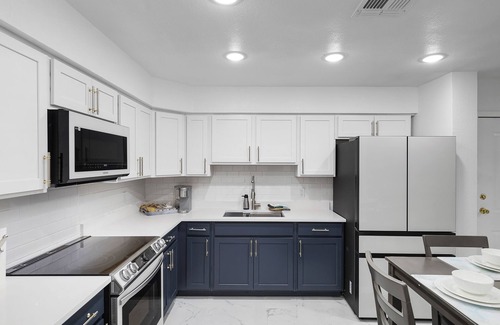 North Mountain House | Cute Casa! 3 Bed/2 Bath/Game room- Sleeps 10!
