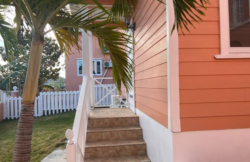 Nassau Cottage | Cute, clean and cozy cottage. 5 minute drive from Junkanoo beach and Bay street.