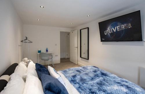 Manchester Apartment | Cute, Comfortable & Classy Condo