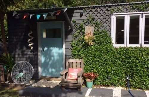 Tairua Cottage | Cute, comfortable, clean and self-contained -10 minutes walk to Mt. Paku summit