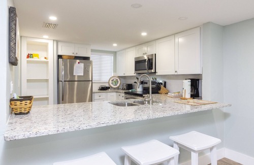 St. Augustine Beach Condo | Cute & Comfy Renovated Beach Condo - Anastasia Island, St. Augustine Beach.
