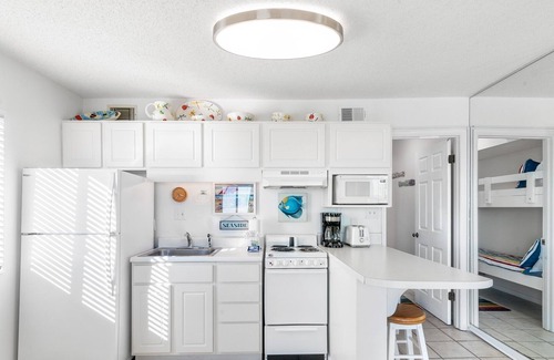 Fort Morgan Condo | Cute Condo - Beach Front - Lots of Amenities