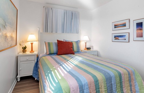 Fort Morgan Condo | Cute Condo - Beach Front - Lots of Amenities