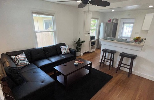 United Central House | Cute & Cozy entire home under 10 mins from beach and Downtown St. Pete