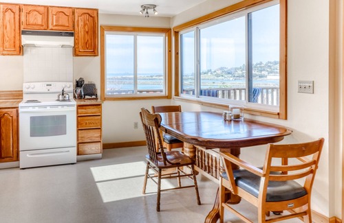 Gold Beach Cottage | Cute, Dog-Friendly Cottage with Bay and Ocean Views - Close to the Beach