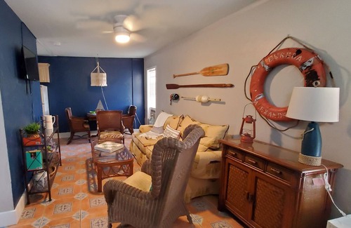 Palm Harbor Apartment | Cute, dwtn apt in Historic Palm Harbor 1/1