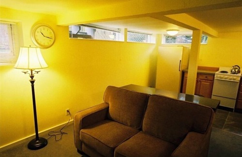 Minor Apartment | Cute Efficiency Studio 2 Miles to Downtown Seattle