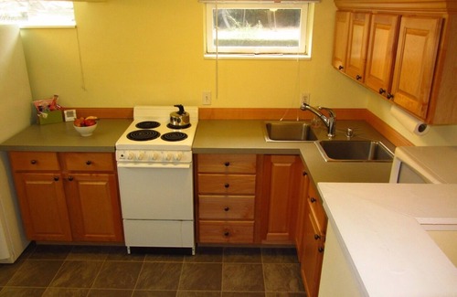 Minor Apartment | Cute Efficiency Studio 2 Miles to Downtown Seattle