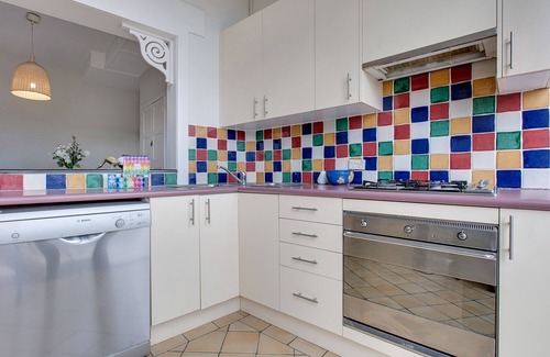 Rozelle House | Cute Heritage Home with Balcony close to the City