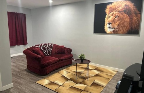 Highland Park House | Cute Highland Park (Unit B Upper)