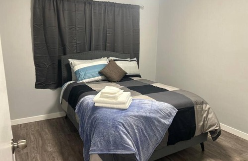 Highland Park Apartment | Cute Highland Park Upper B Unit